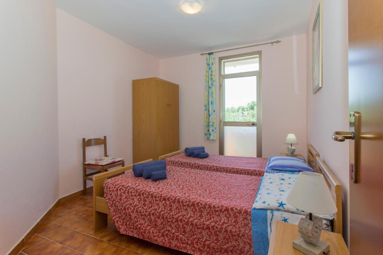 Appartamenti In Villa Con Ampio Giardino Esterno Posada  Eksteriør billede